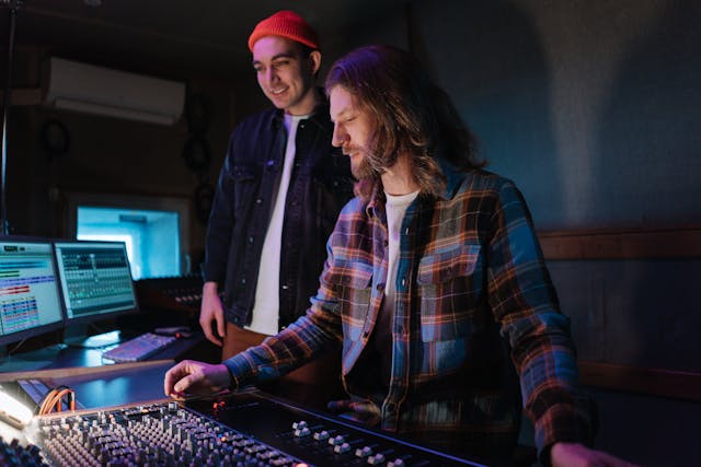 Spotify Is Rolling Out Lossless Audio, But What Even Is It?